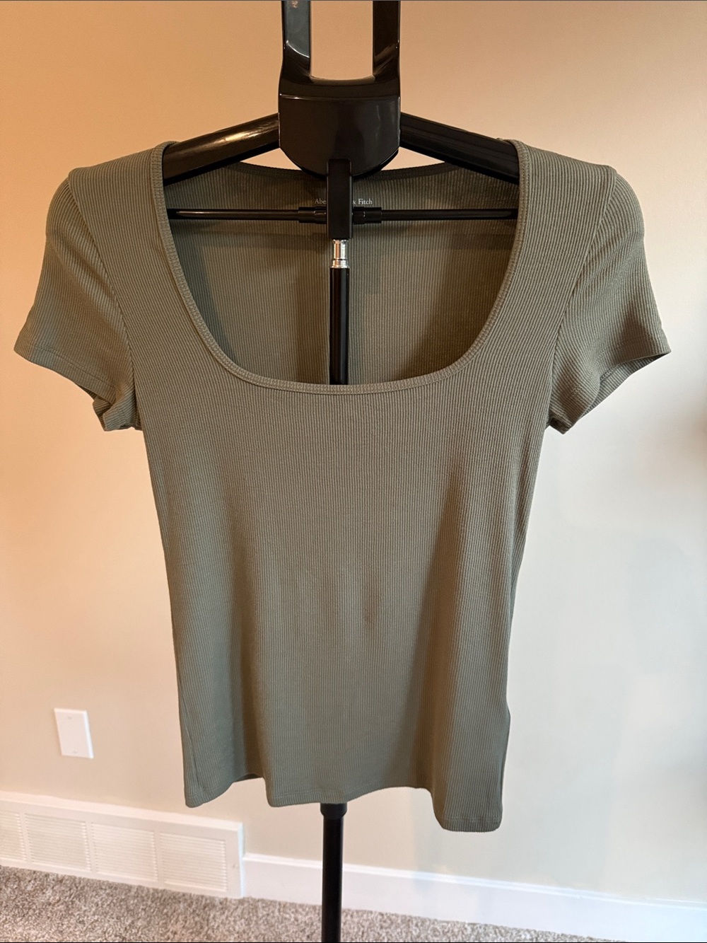 Abercrombie & Fitch Olive Green Scoop Neck Ribbed Tee